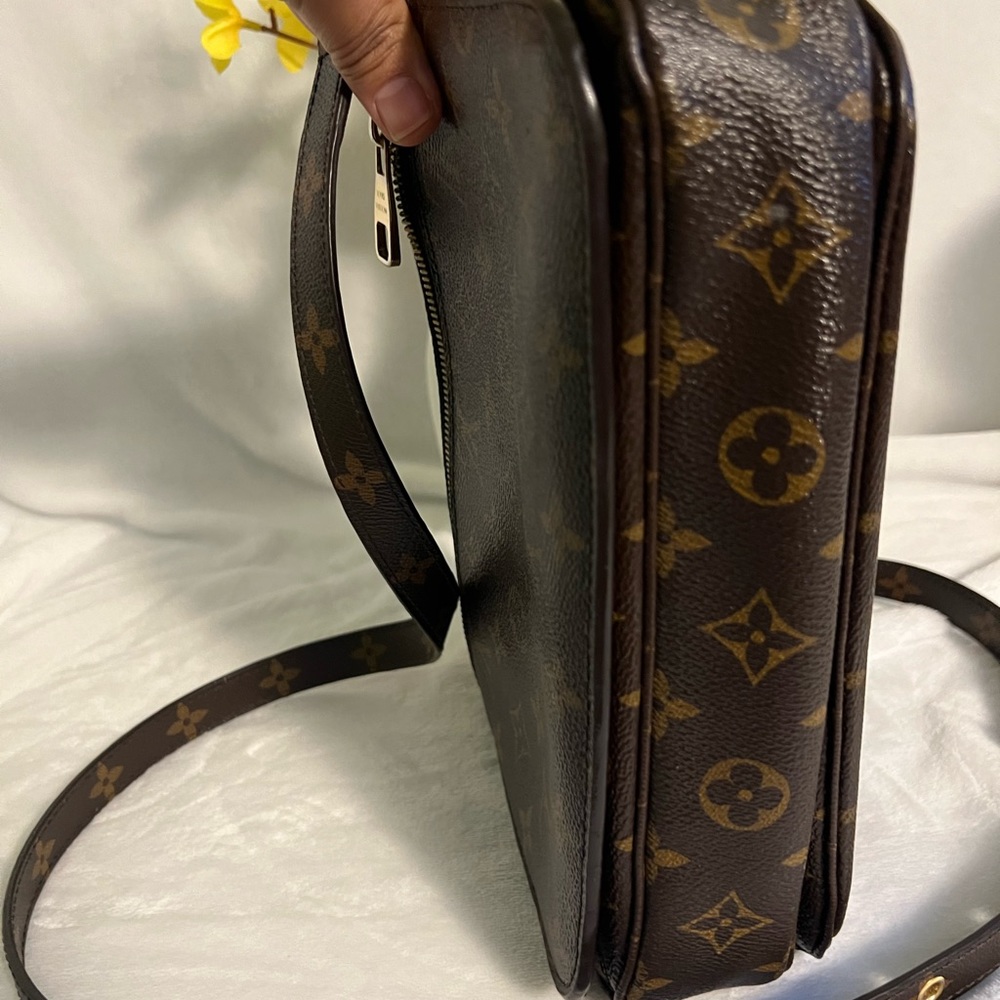 Louis Vuitton Pochette Metis